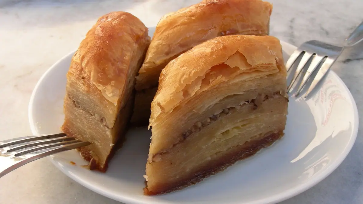 Cakes by the Lakes – cake maker in Upton, Moreton